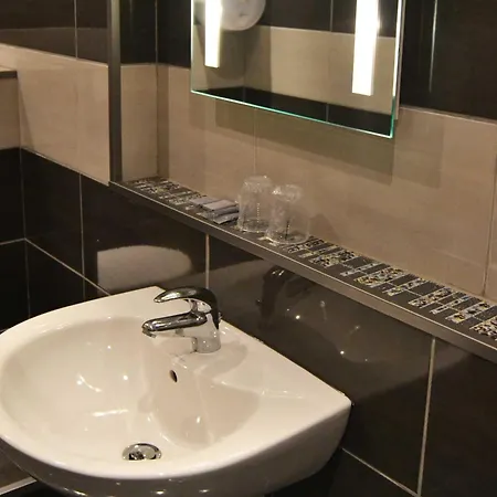 Le Dauphin Bleu Hotel 3*